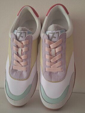 New in Box Sz 9.5 M Franco Sarto Brescia Pastel Sneakers